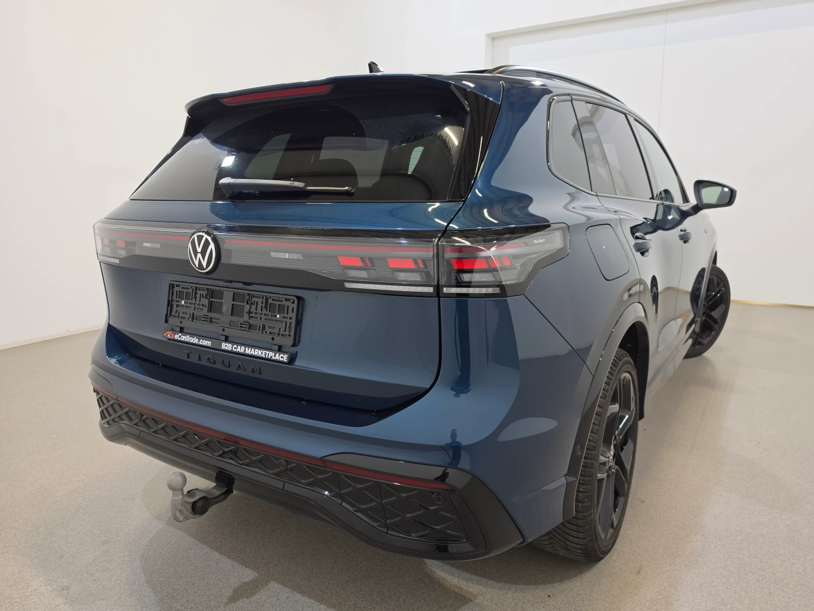 VW Tiguan 1.5 eTSI R-Line Aut. Pano LED-Matrix Head-Up, снимка 7 - Автомобили и джипове - 54916206