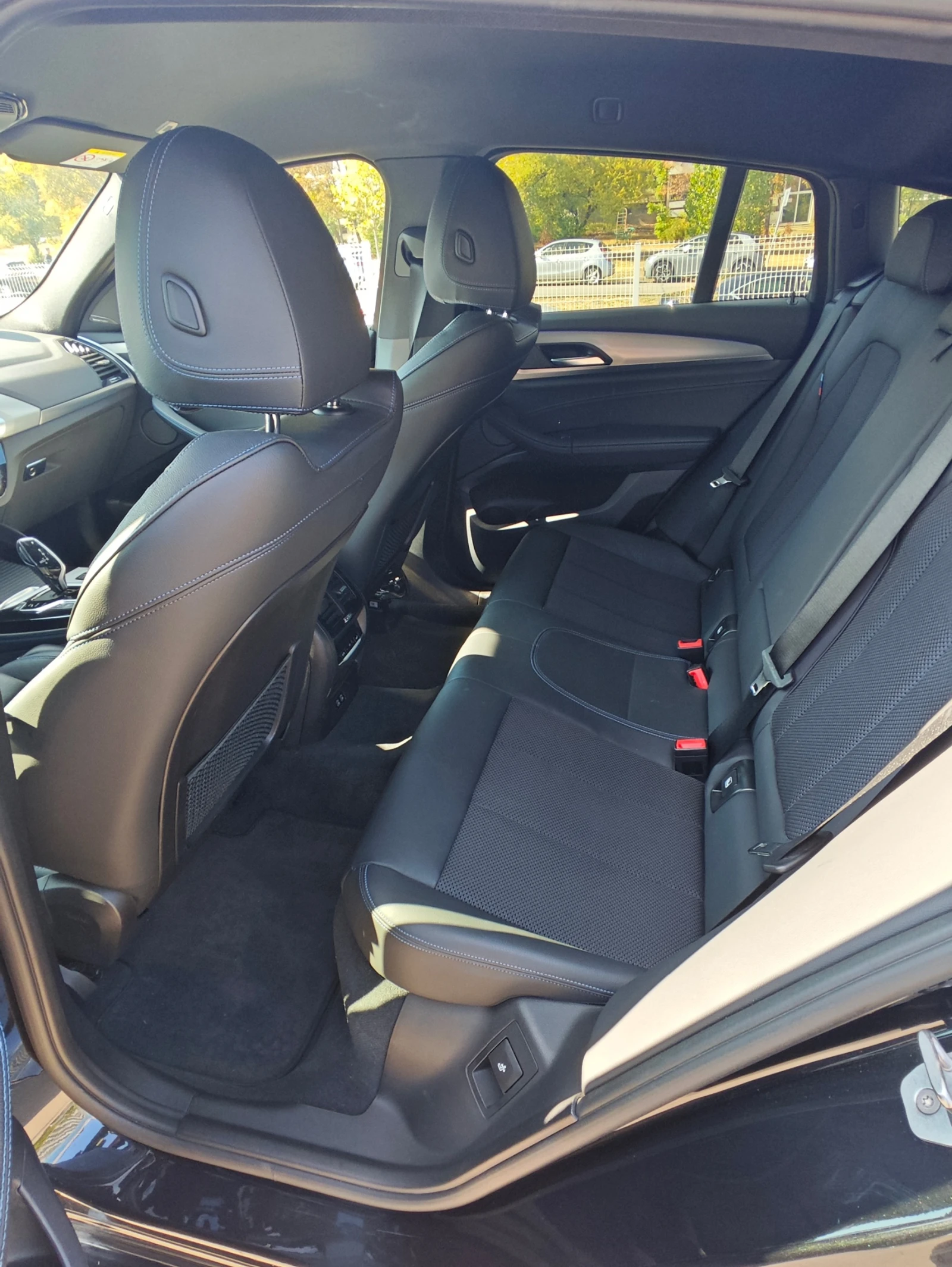 BMW X4 Xdrive 30D ACC M-Pack, снимка 10 - Автомобили и джипове - 56471680