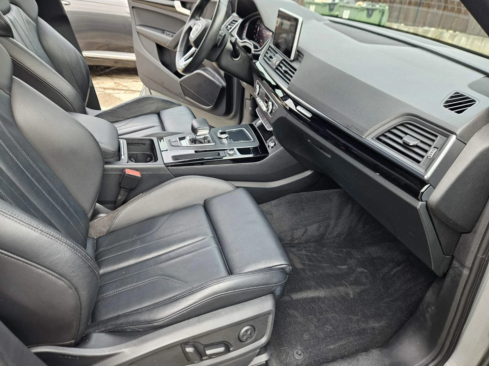 Audi Q5 2.0 TFSI Progressiv S-Line, снимка 11 - Автомобили и джипове - 56519878