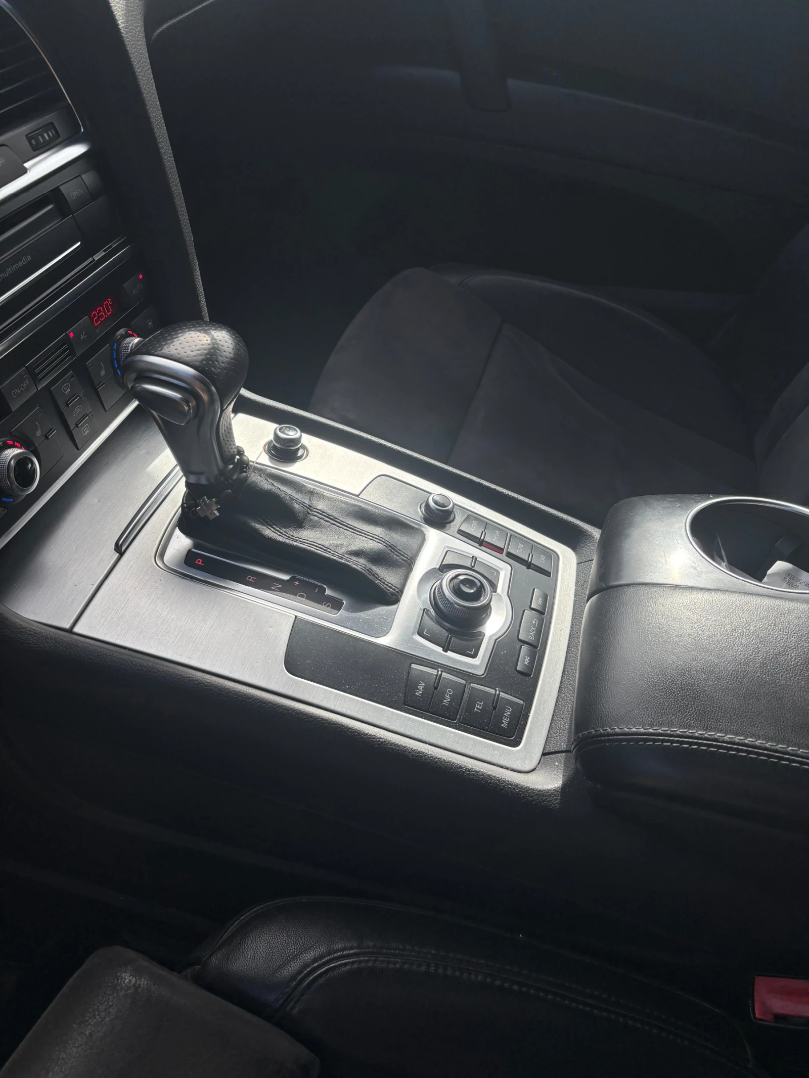 Audi Q7, снимка 11 - Автомобили и джипове - 56551615