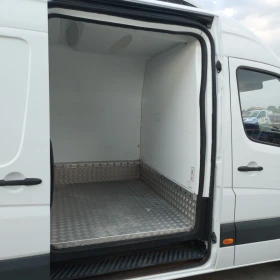 Обява за продажба на Mercedes-Benz Sprinter 313 Хладилен бус. Климатроник ~32 040 лв. - изображение 10