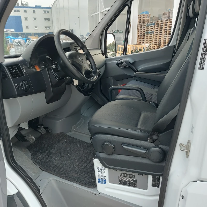 Mercedes-Benz Sprinter 313 Хладилен бус. Климатроник, снимка 16 - Бусове и автобуси - 51185153