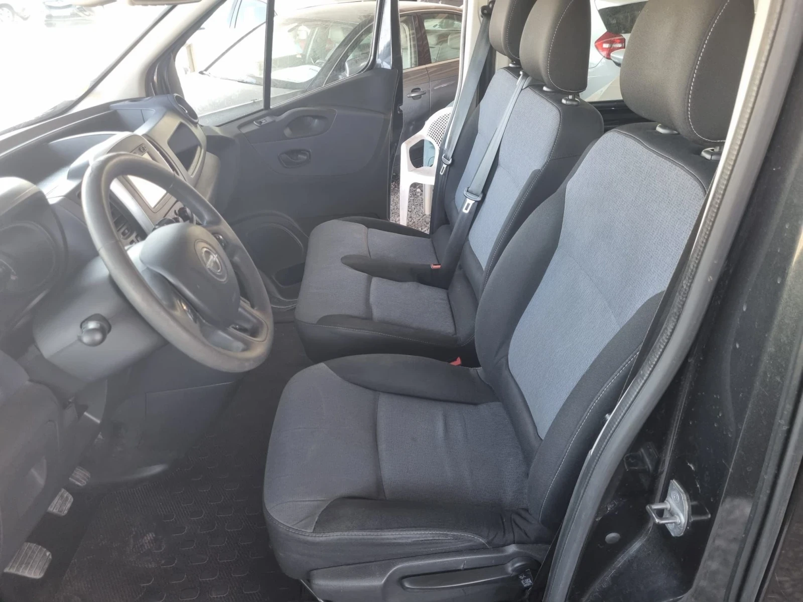 Opel Vivaro 1.6, снимка 16 - Бусове и автобуси - 56358681