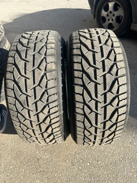 Гуми Зимни 245/45R18, снимка 3 - Гуми и джанти - 47960726