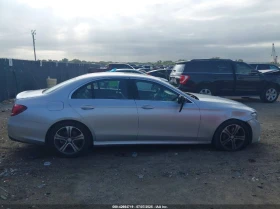 Обява за продажба на Mercedes-Benz E 300 AMG ПАКЕТ* 4MATIC* PANORAMA*  ~28 500 лв. - изображение 2