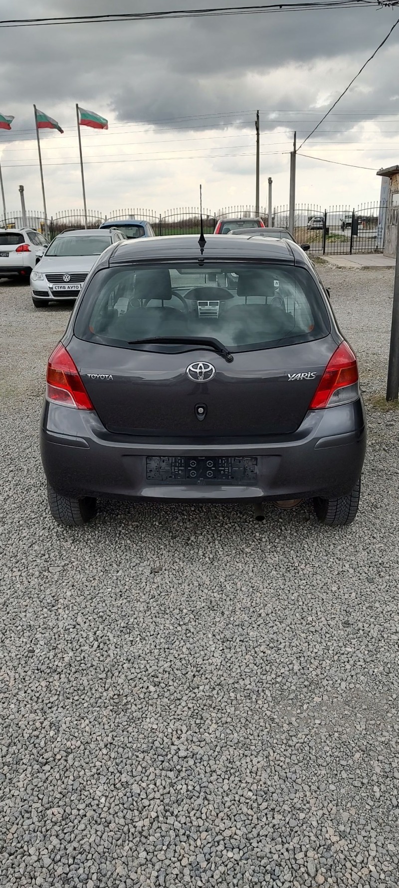 Toyota Yaris 1.3 vvti , снимка 6 - Автомобили и джипове - 44641491