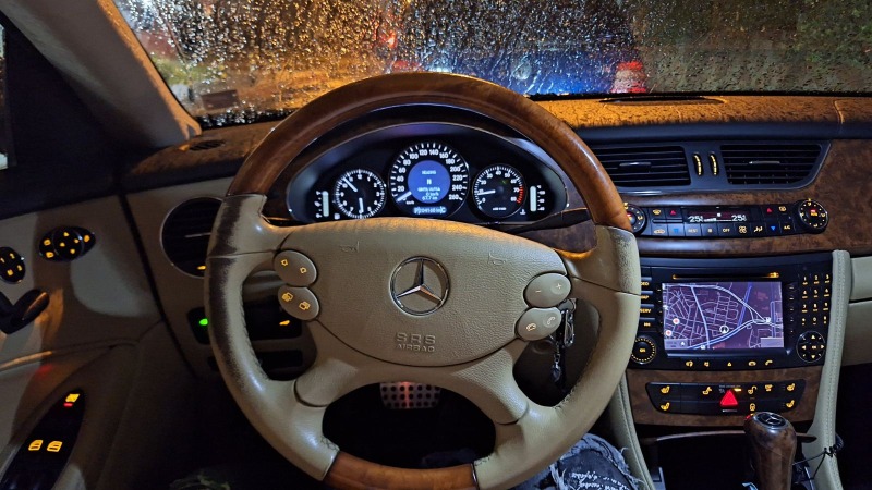 Mercedes-Benz CLS 350 CGI, снимка 11 - Автомобили и джипове - 46152332