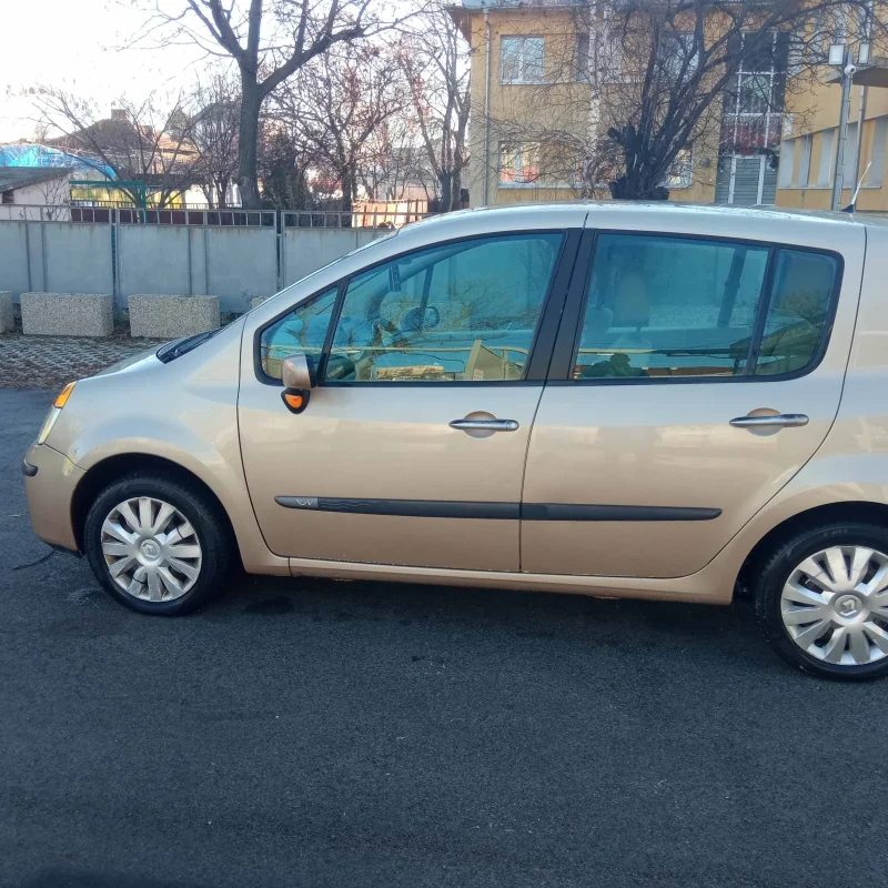 Renault Modus Много запазен! В перфектно техническо състояние, снимка 10 - Автомобили и джипове - 48396514