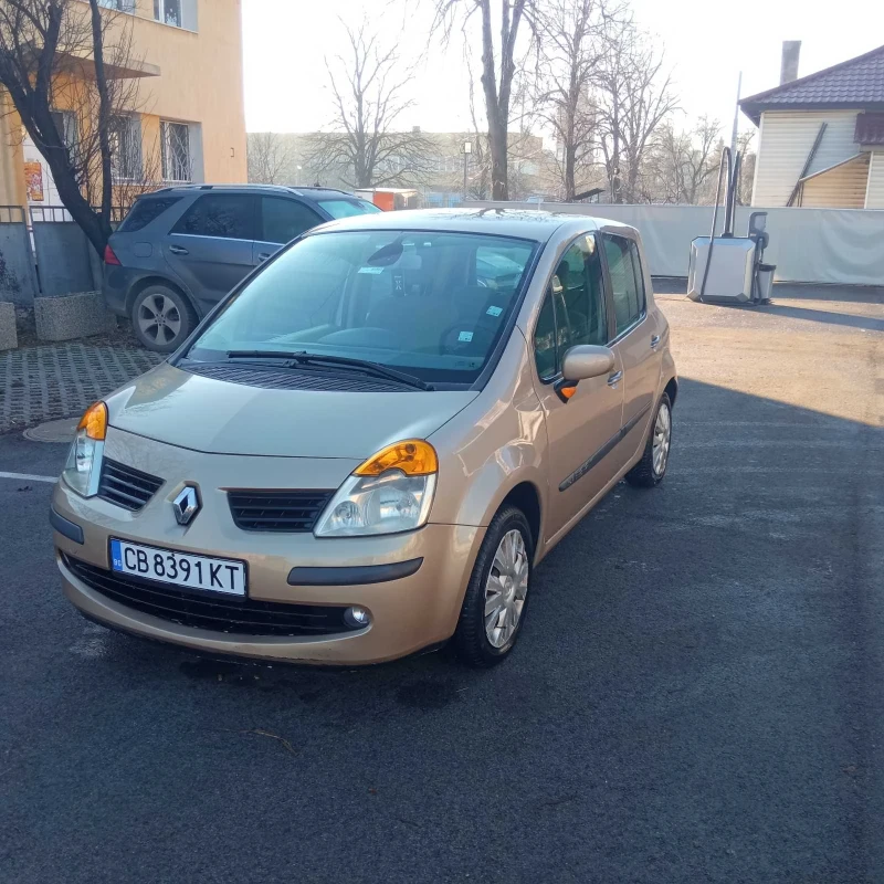 Renault Modus Много запазен! В перфектно техническо състояние, снимка 9 - Автомобили и джипове - 48396514