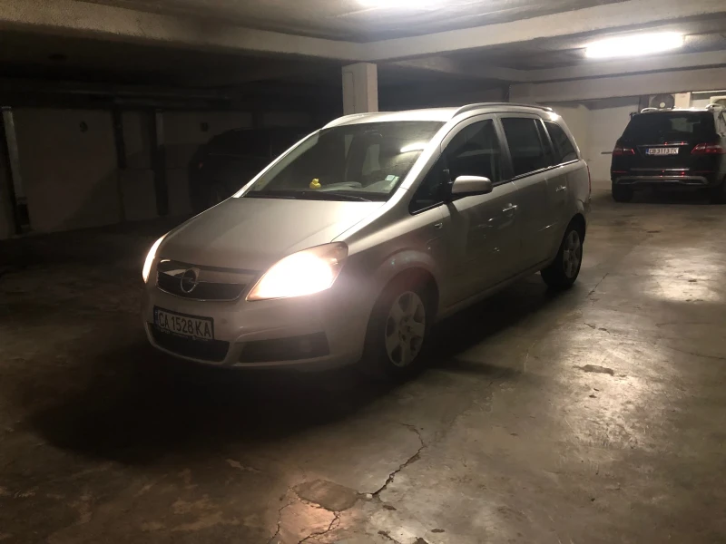 Opel Zafira, снимка 1 - Автомобили и джипове - 48756865