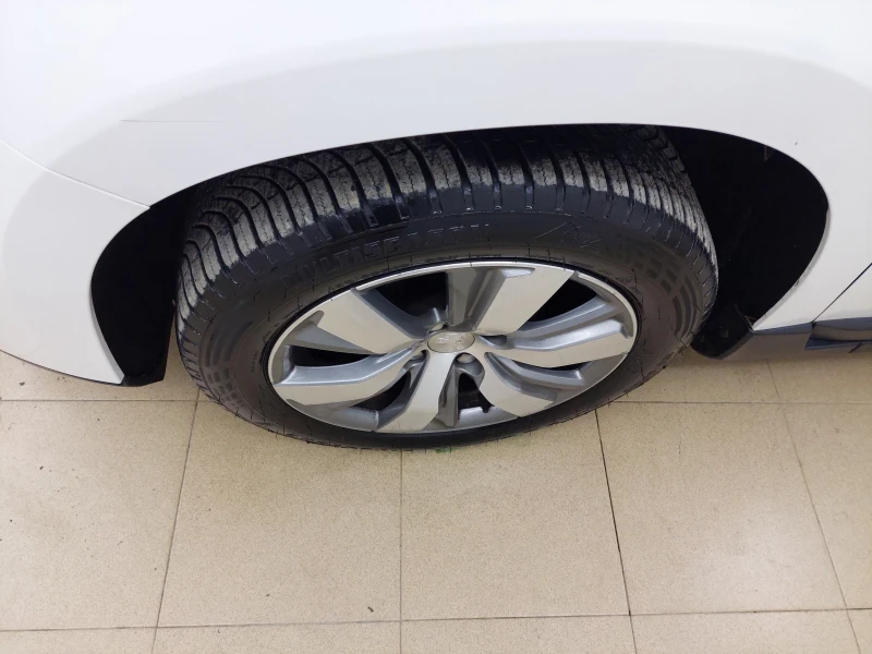 Peugeot 2008 1.6 dizel, снимка 14 - Автомобили и джипове - 51905445