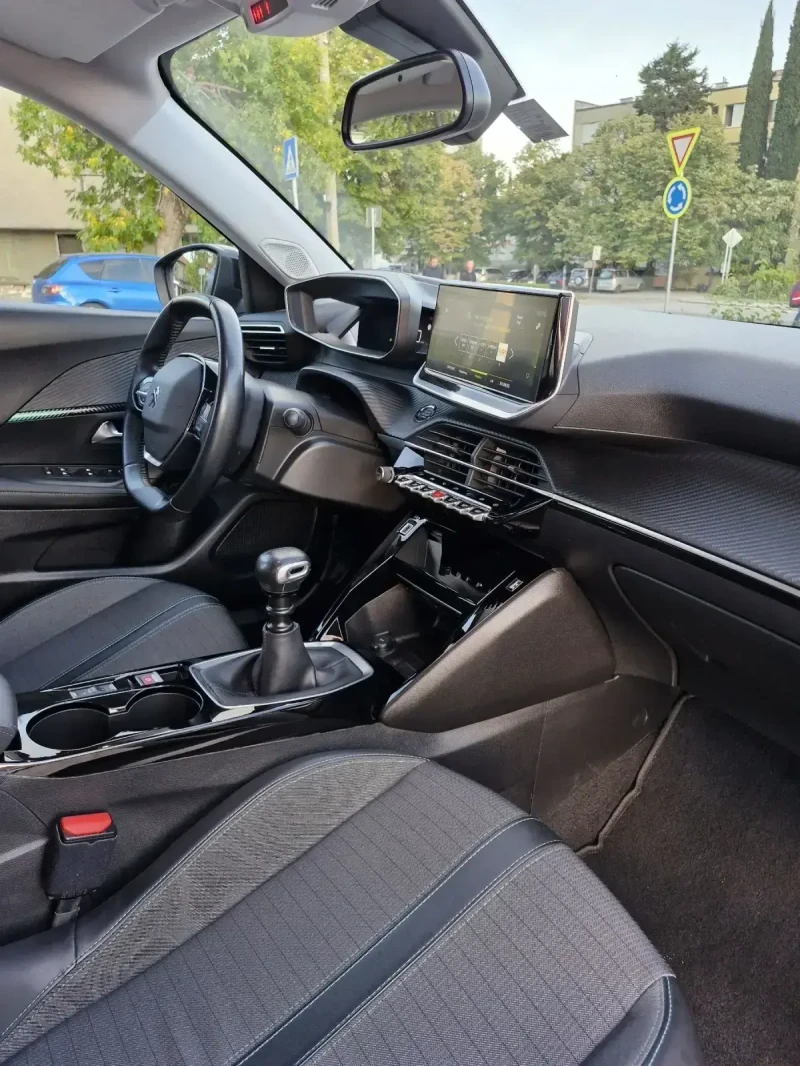 Peugeot 2008 1.5 HDi ALLURE * ОБСЛУЖЕНА* , снимка 12 - Автомобили и джипове - 52096584