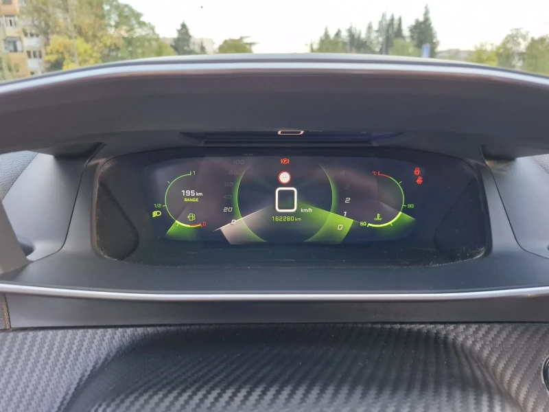 Peugeot 2008 1.5 HDi ALLURE * ОБСЛУЖЕНА* , снимка 10 - Автомобили и джипове - 52096584