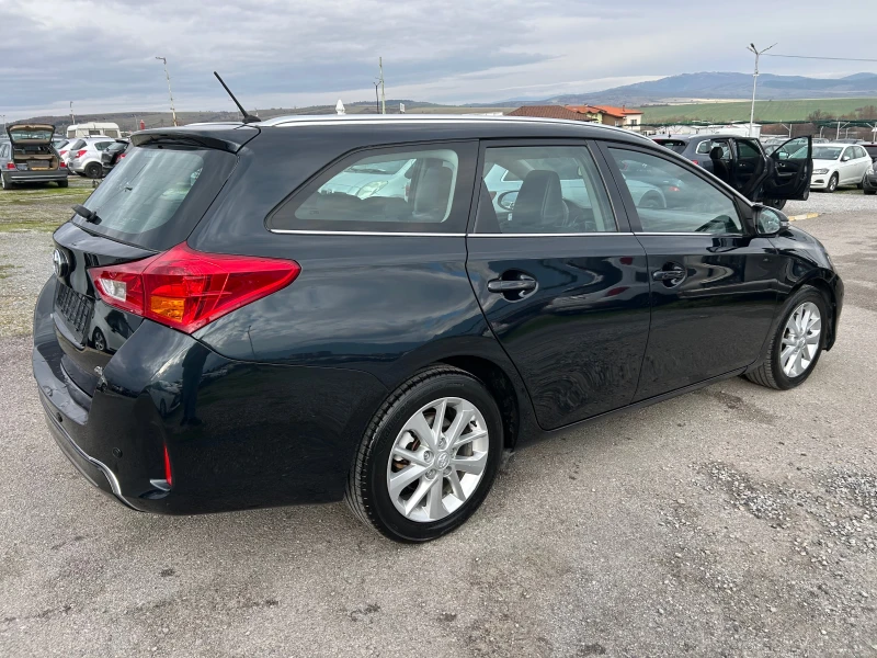 Toyota Auris 1.4D-4D, снимка 6 - Автомобили и джипове - 52663469