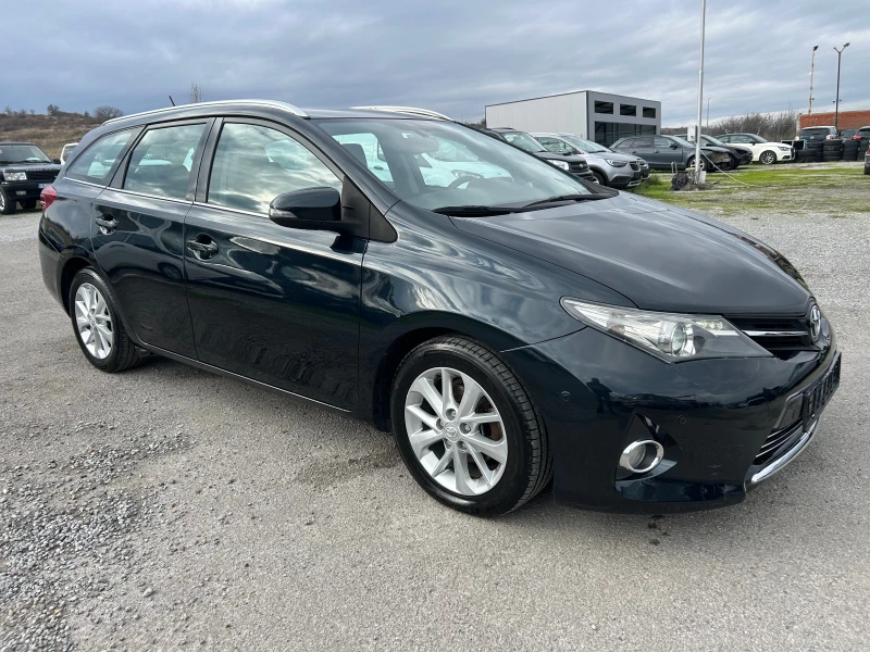 Toyota Auris 1.4D-4D, снимка 3 - Автомобили и джипове - 52663469