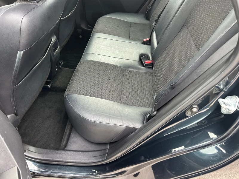 Toyota Auris 1.4D-4D, снимка 9 - Автомобили и джипове - 52663469