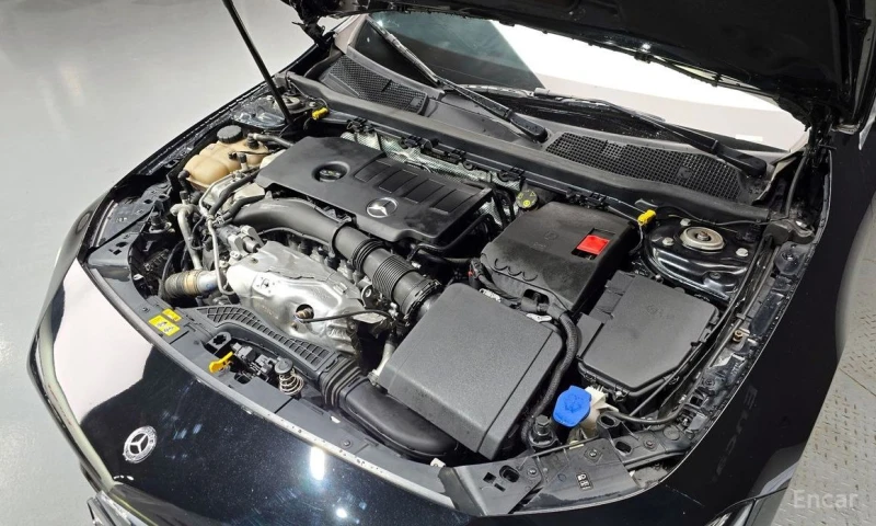 Mercedes-Benz CLA 250, снимка 6 - Автомобили и джипове - 52934844