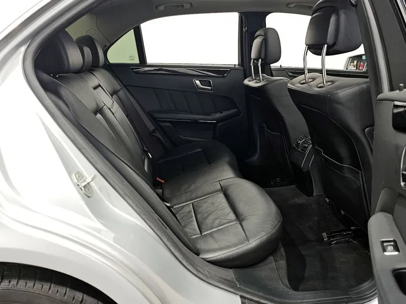 Mercedes-Benz E 200, снимка 12 - Автомобили и джипове - 52693456