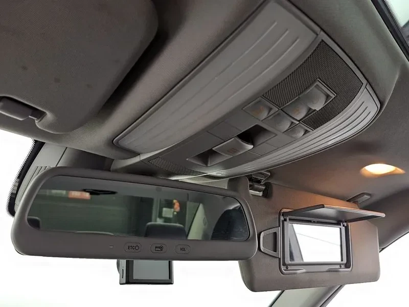 Mercedes-Benz E 200, снимка 17 - Автомобили и джипове - 52693456