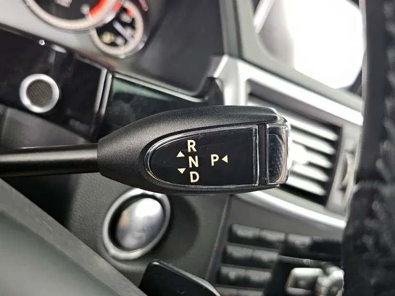 Mercedes-Benz E 200  - изображение 9