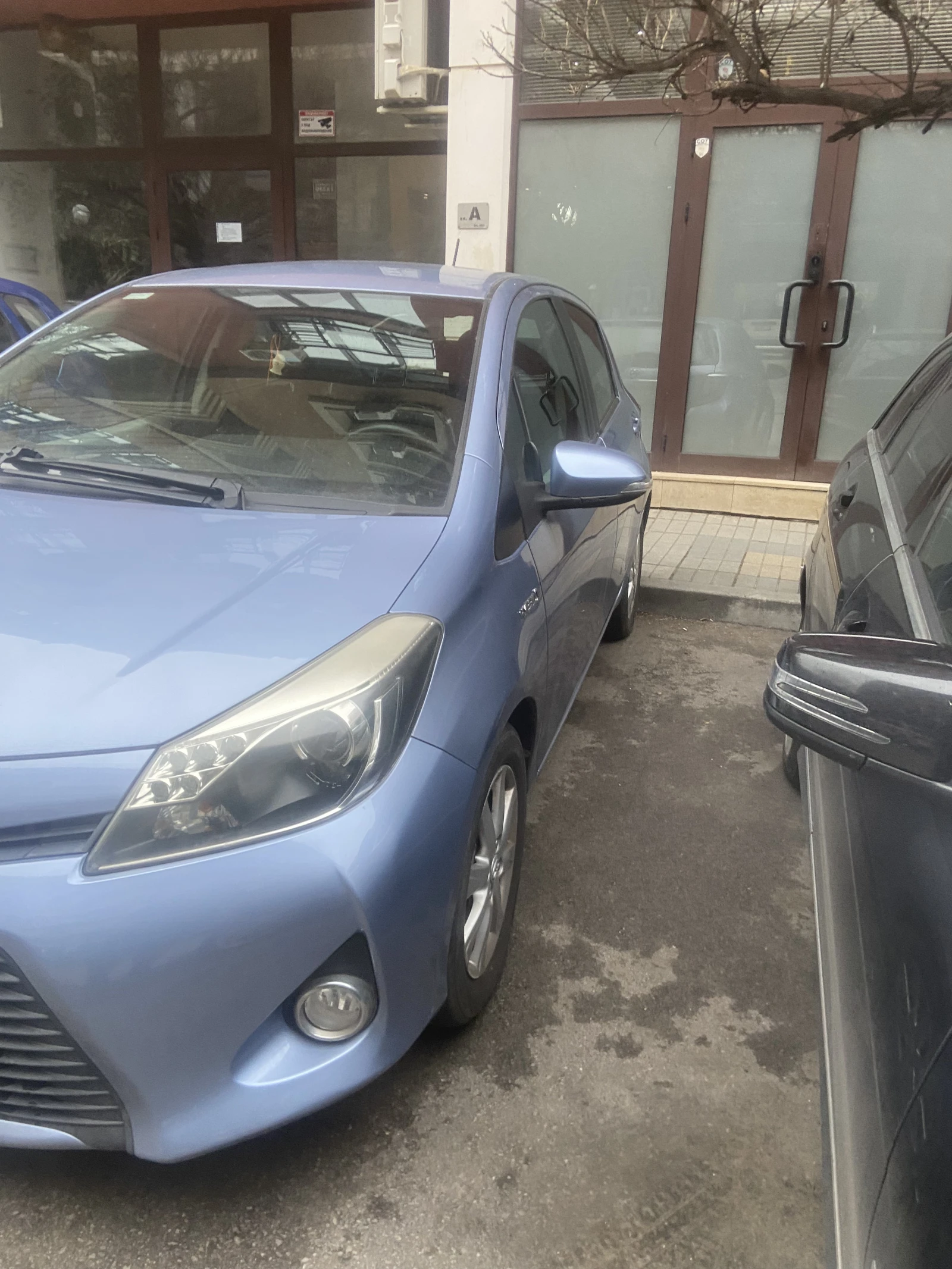 Toyota Yaris HIBRID - изображение 5