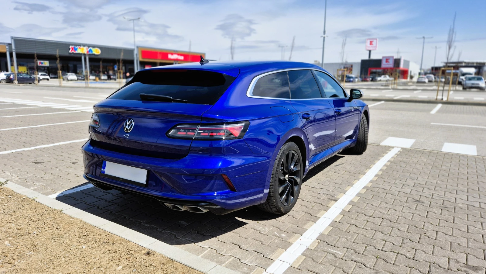 VW Arteon R Shooting Brake 4x4 Leasing - изображение 3