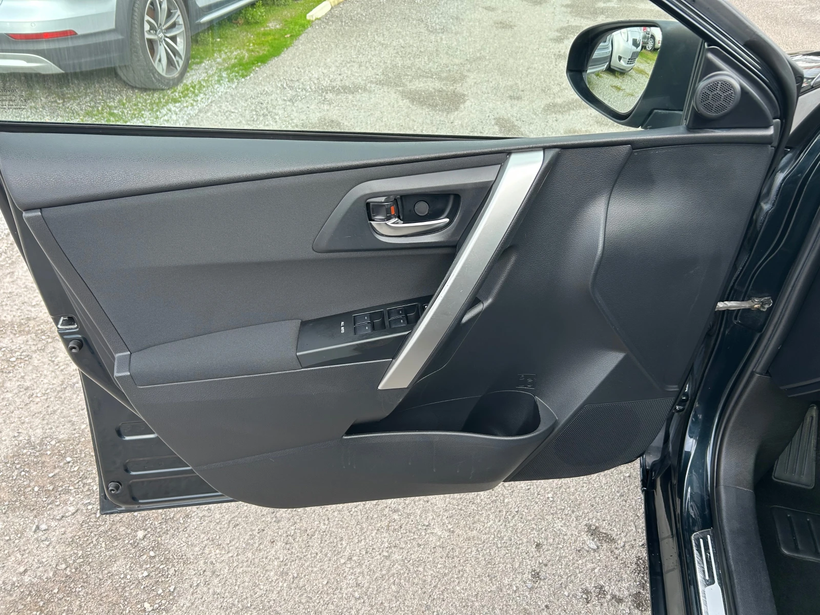 Toyota Auris 1.4D-4D - изображение 7