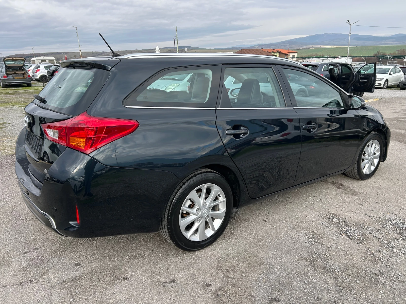 Toyota Auris 1.4D-4D - изображение 6