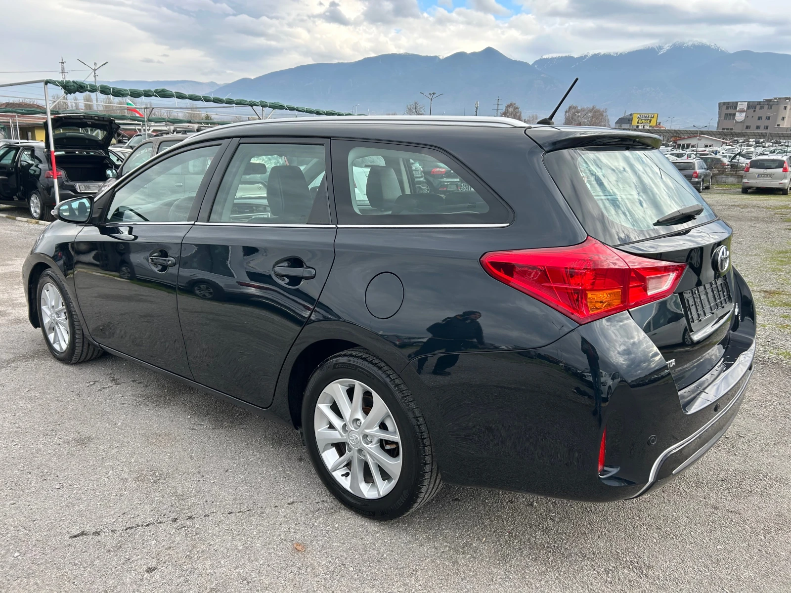 Toyota Auris 1.4D-4D - изображение 5