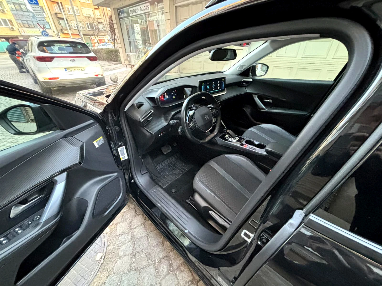 Peugeot 2008 * Allure* SOH 100% Гаранция - изображение 9