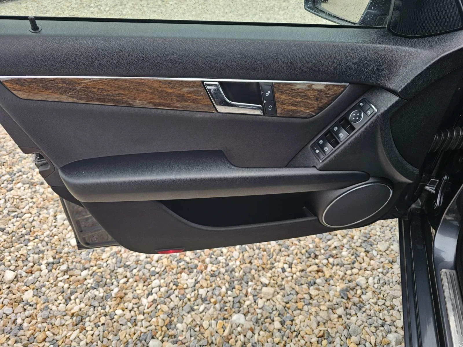 Mercedes-Benz C 180 156 к.с./ НАВИ/ КСЕНОН/ ПОДГРЕВ/ ГЕРМАНИЯ, снимка 17 - Автомобили и джипове - 53739627