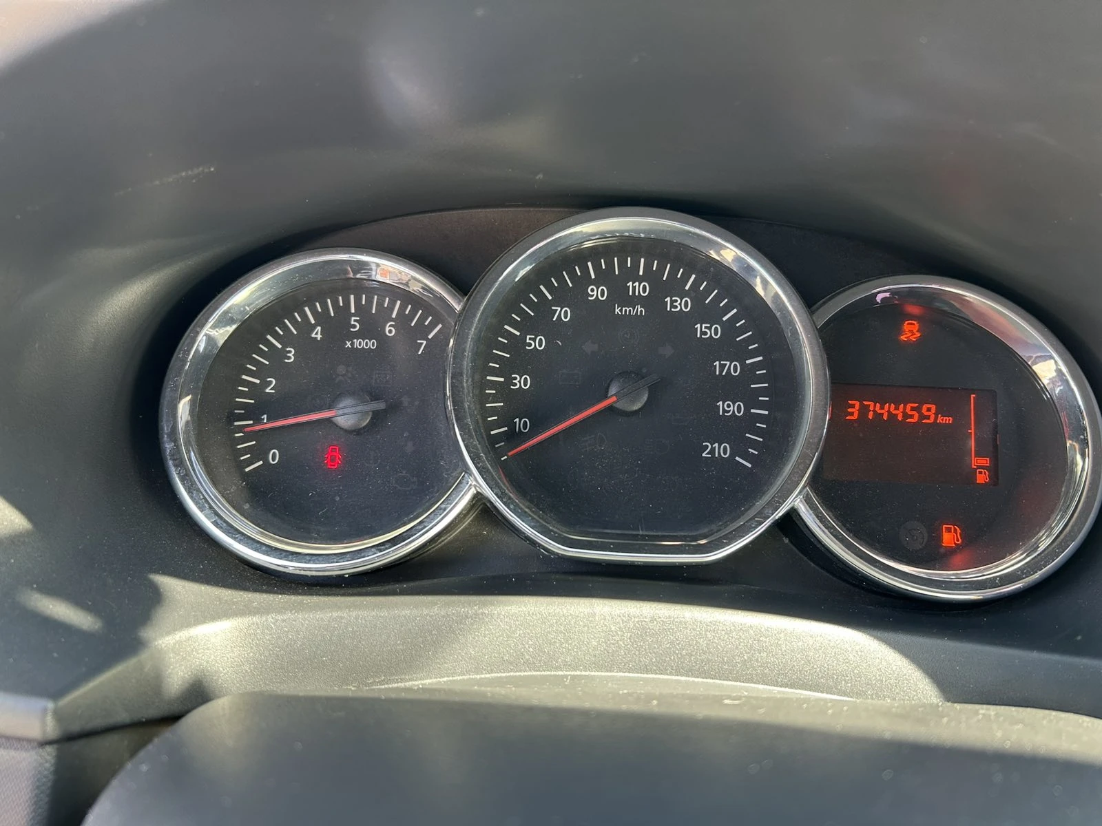 Dacia Logan 1.5 DCi, снимка 12 - Автомобили и джипове - 53814153