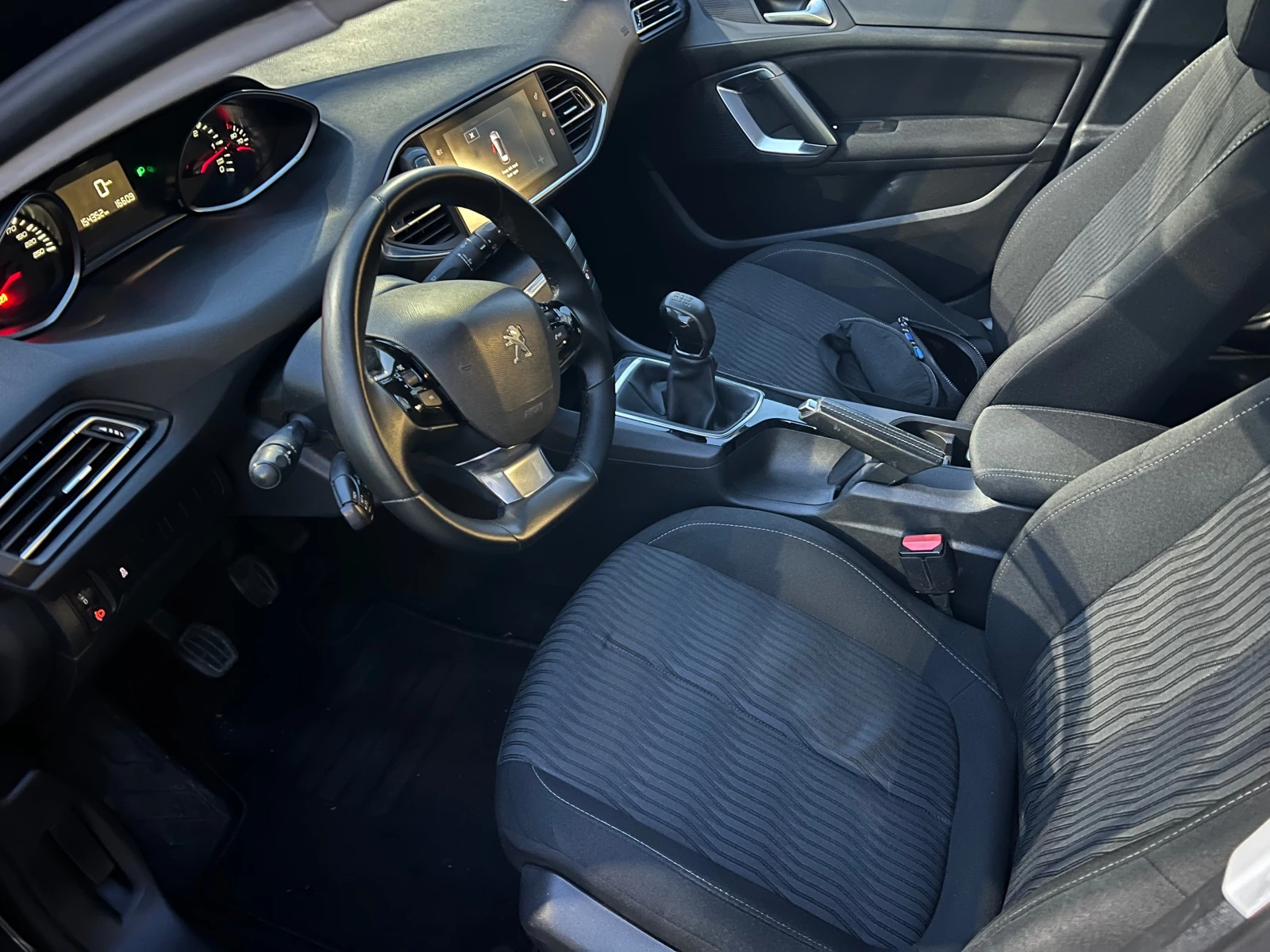 Peugeot 308 1.6HDI 90 к.с, снимка 7 - Автомобили и джипове - 53981744