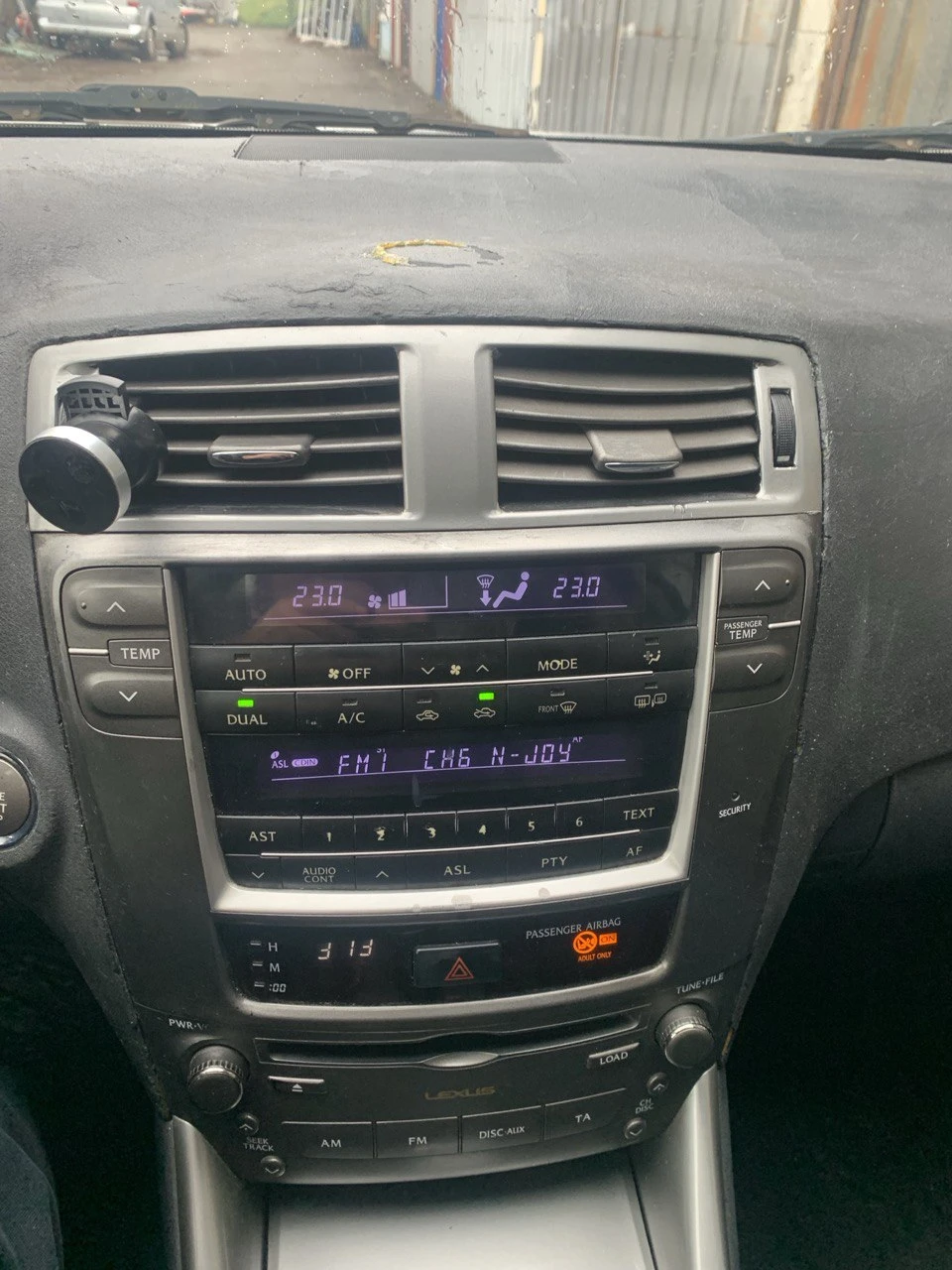 Lexus IS 220d | Mobile.bg � ����������� 6