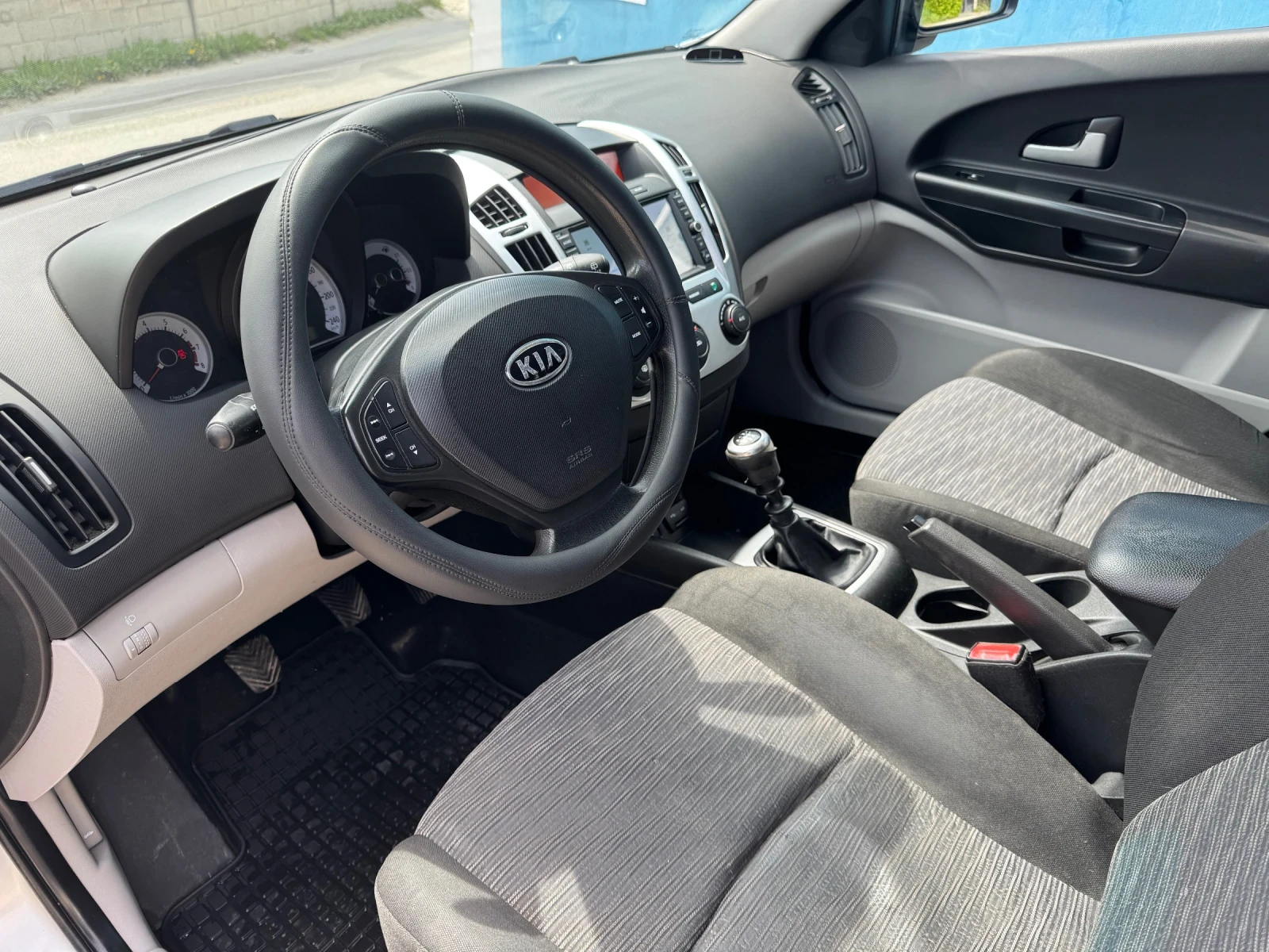 Kia Ceed 1.4 CVVT, снимка 7 - Автомобили и джипове - 54217975