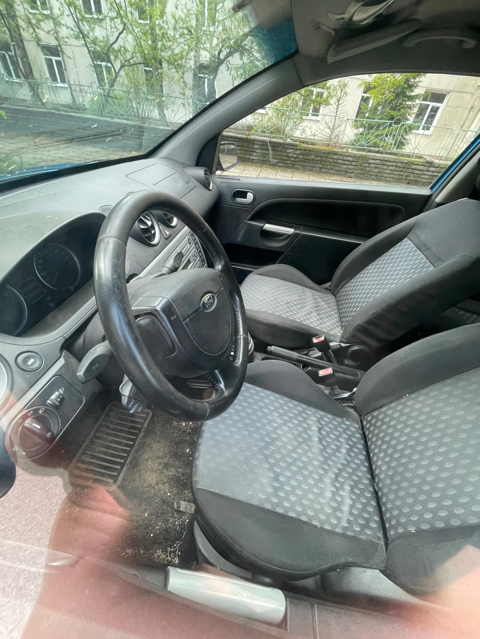 Ford Fiesta 1.6 TDCI 90 к.с., снимка 10 - Автомобили и джипове - 54383780