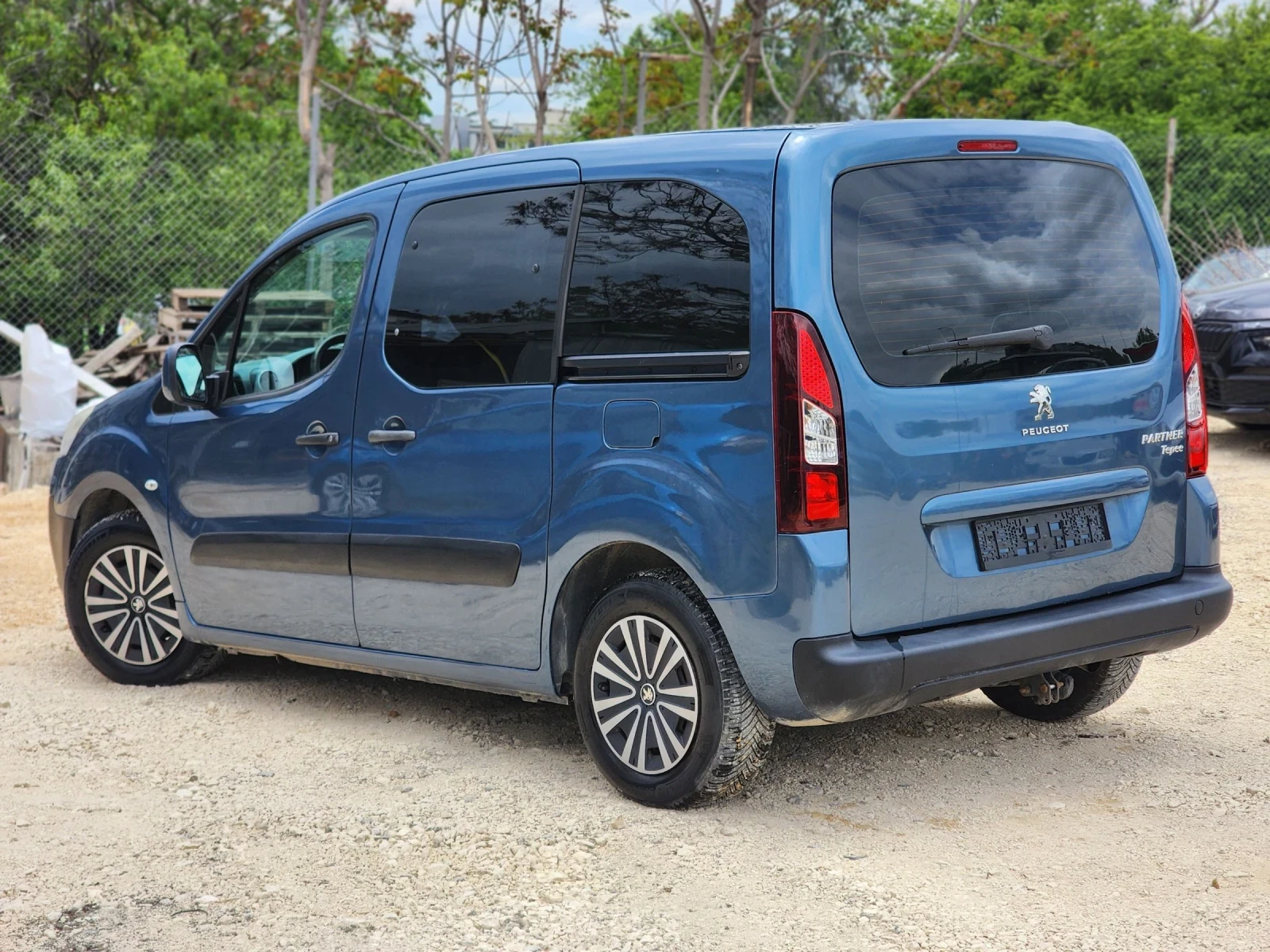 Peugeot Partner 1.6HDI 6+ 1 Facelift, снимка 3 - Автомобили и джипове - 54565079