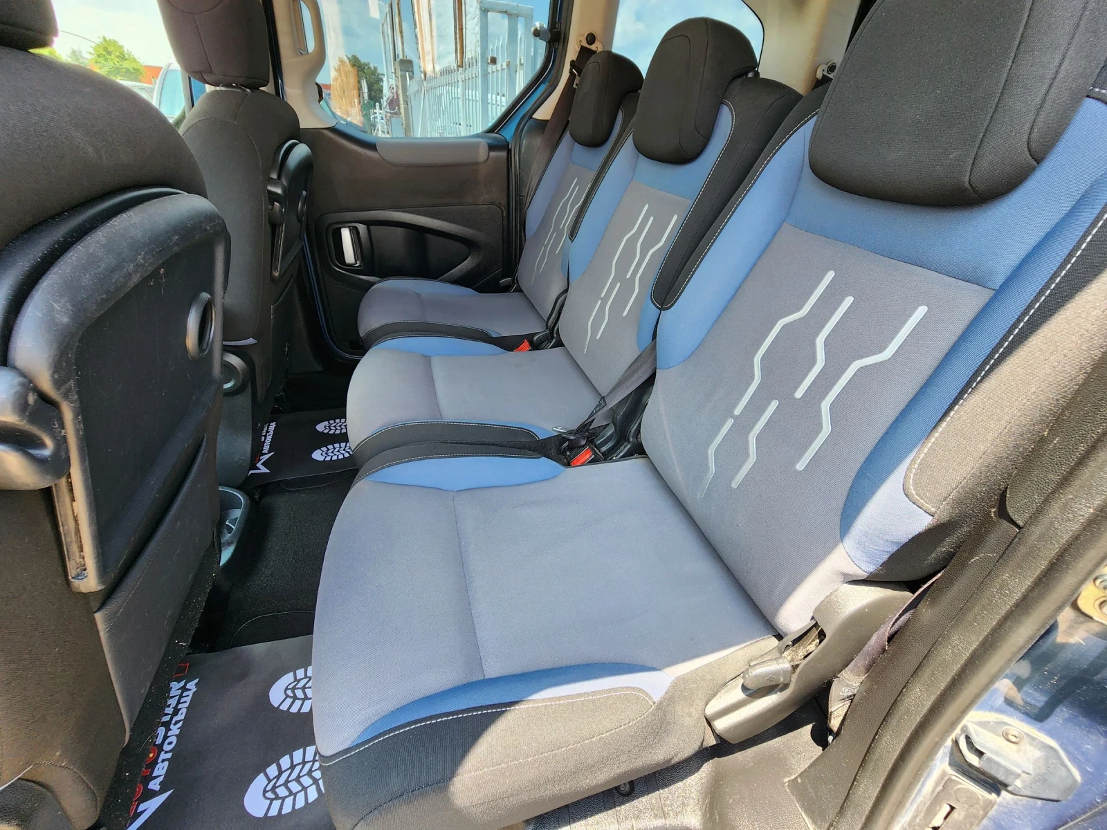Peugeot Partner 1.6HDI 6+ 1 Facelift, снимка 10 - Автомобили и джипове - 54565079