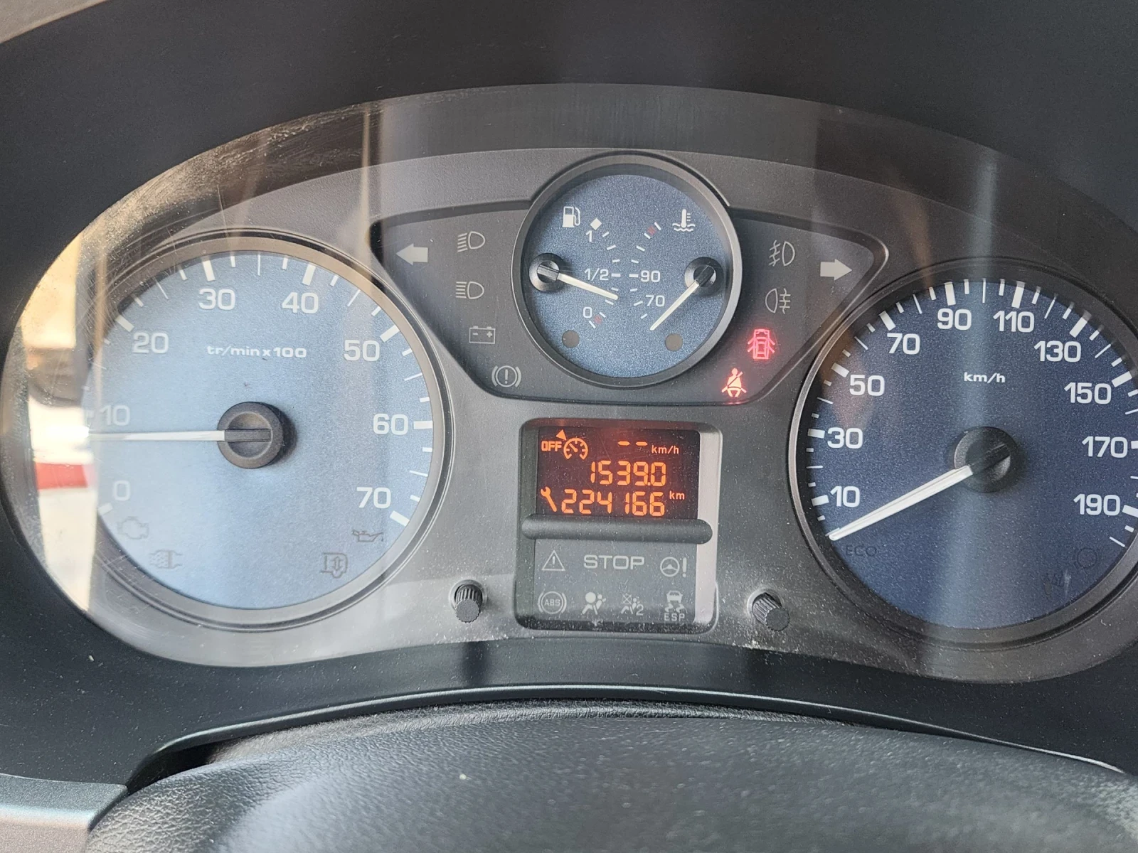 Peugeot Partner 1.6HDI 6+ 1 Facelift, снимка 8 - Автомобили и джипове - 54565079