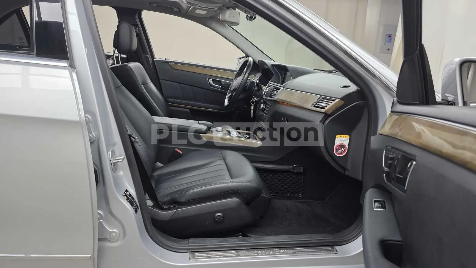 Mercedes-Benz E 300 !ELEGANCE !УНИКАТ!ПАНОРАМА, снимка 8 - Автомобили и джипове - 55166982