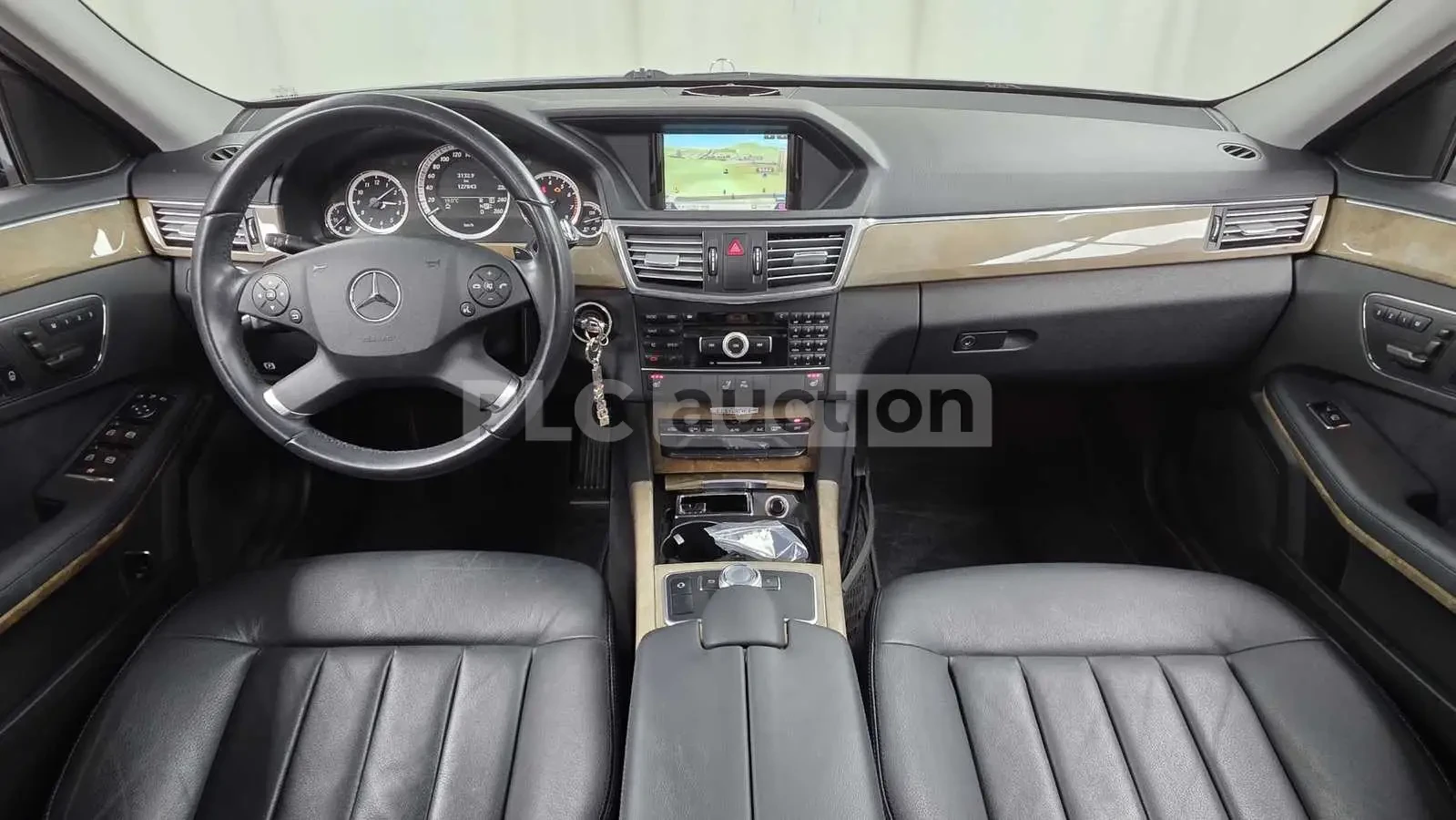 Mercedes-Benz E 300 !ELEGANCE !УНИКАТ!ПАНОРАМА, снимка 6 - Автомобили и джипове - 55166982