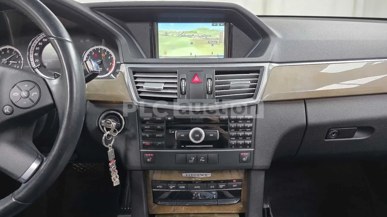 Mercedes-Benz E 300 !ELEGANCE !УНИКАТ!ПАНОРАМА, снимка 11 - Автомобили и джипове - 55166982