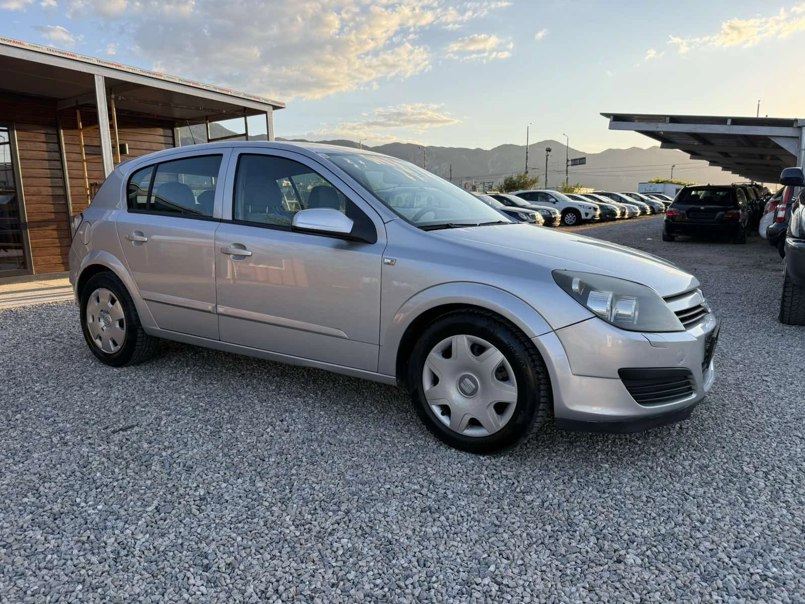 Opel Astra 1.4i 90kc, снимка 5 - Автомобили и джипове - 55260258