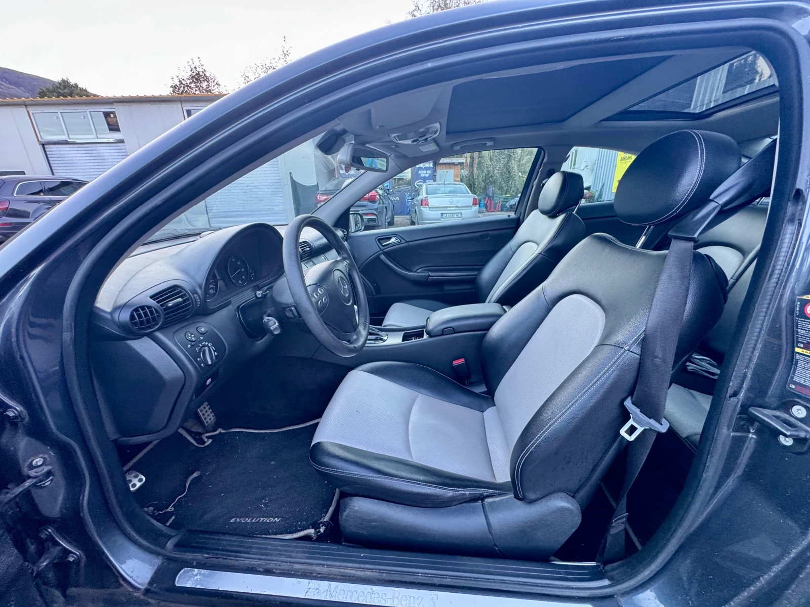 Mercedes-Benz C 230, снимка 11 - Автомобили и джипове - 55407920