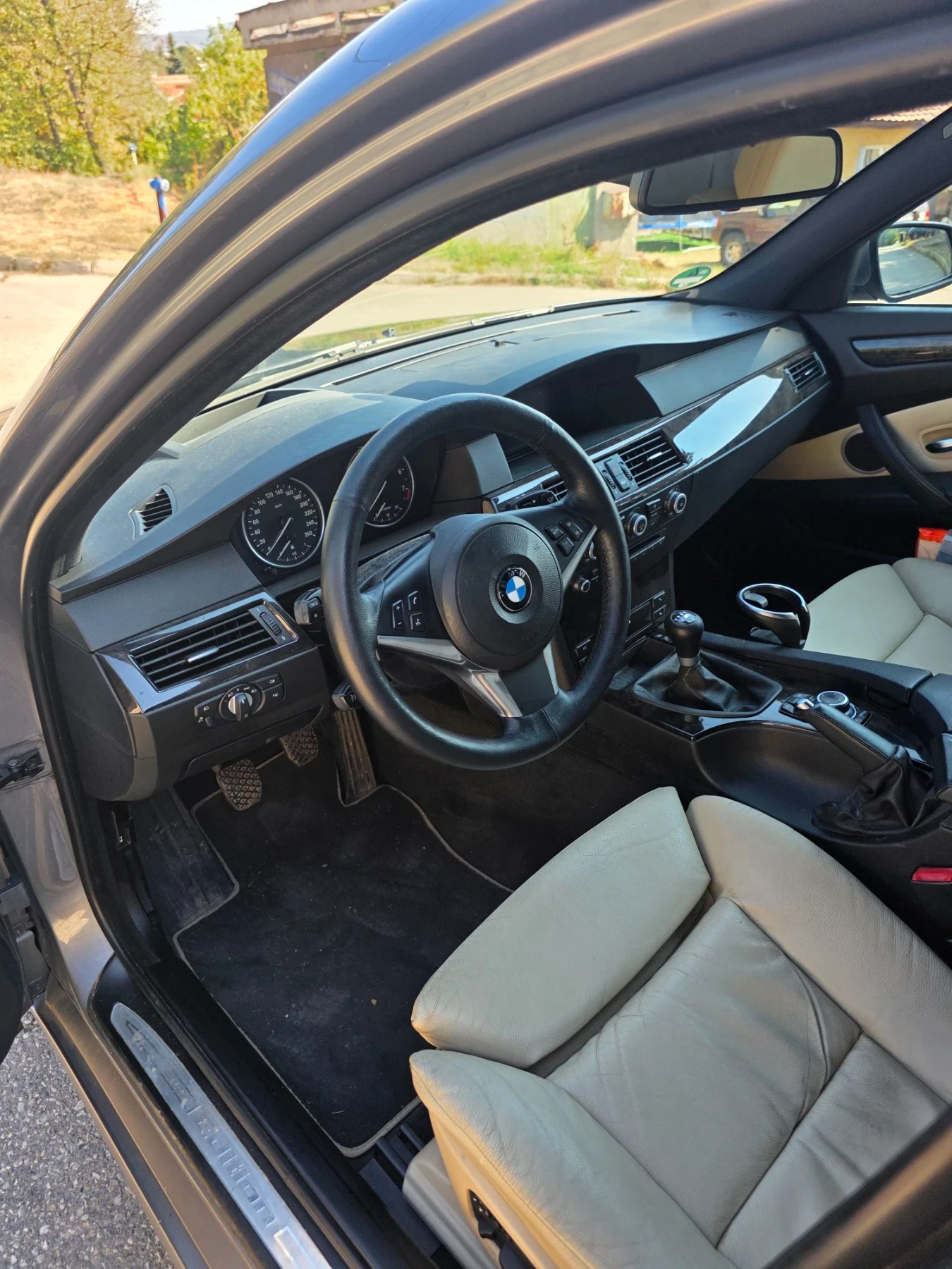 BMW 530 XI 272HP * EDITION * KEYLESS * LOGIC7 * LANEASSIST, снимка 5 - Автомобили и джипове - 56160568