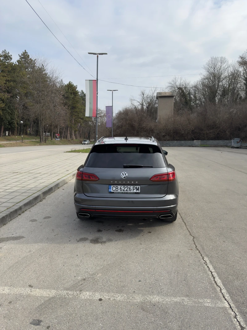 VW Touareg, снимка 6 - Автомобили и джипове - 49090369