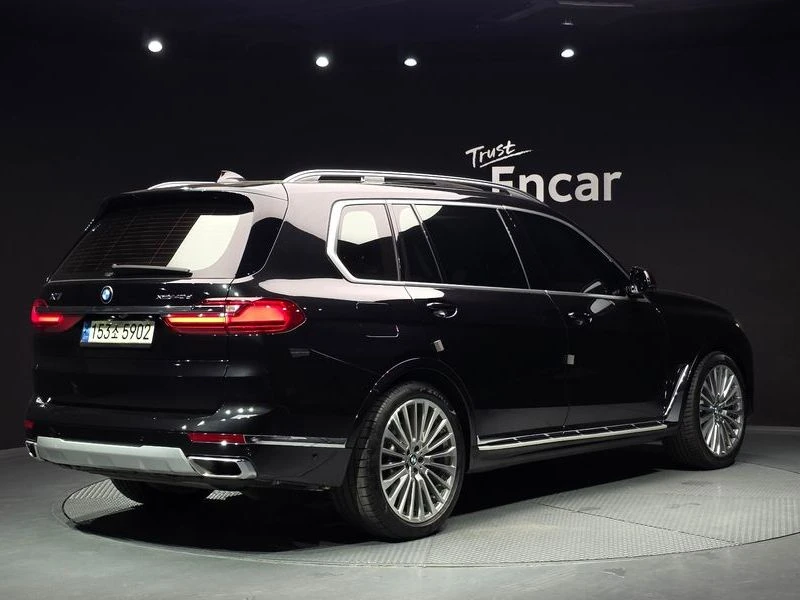 BMW X7 xDrive 40d Design Pure Excellence 7-Seater| 320к.с, снимка 2 - Автомобили и джипове - 55616276