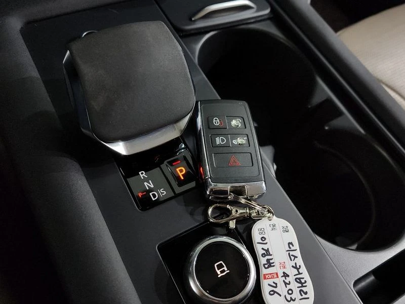 Land Rover Discovery 3.0 Automatic, снимка 9 - Автомобили и джипове - 55845844