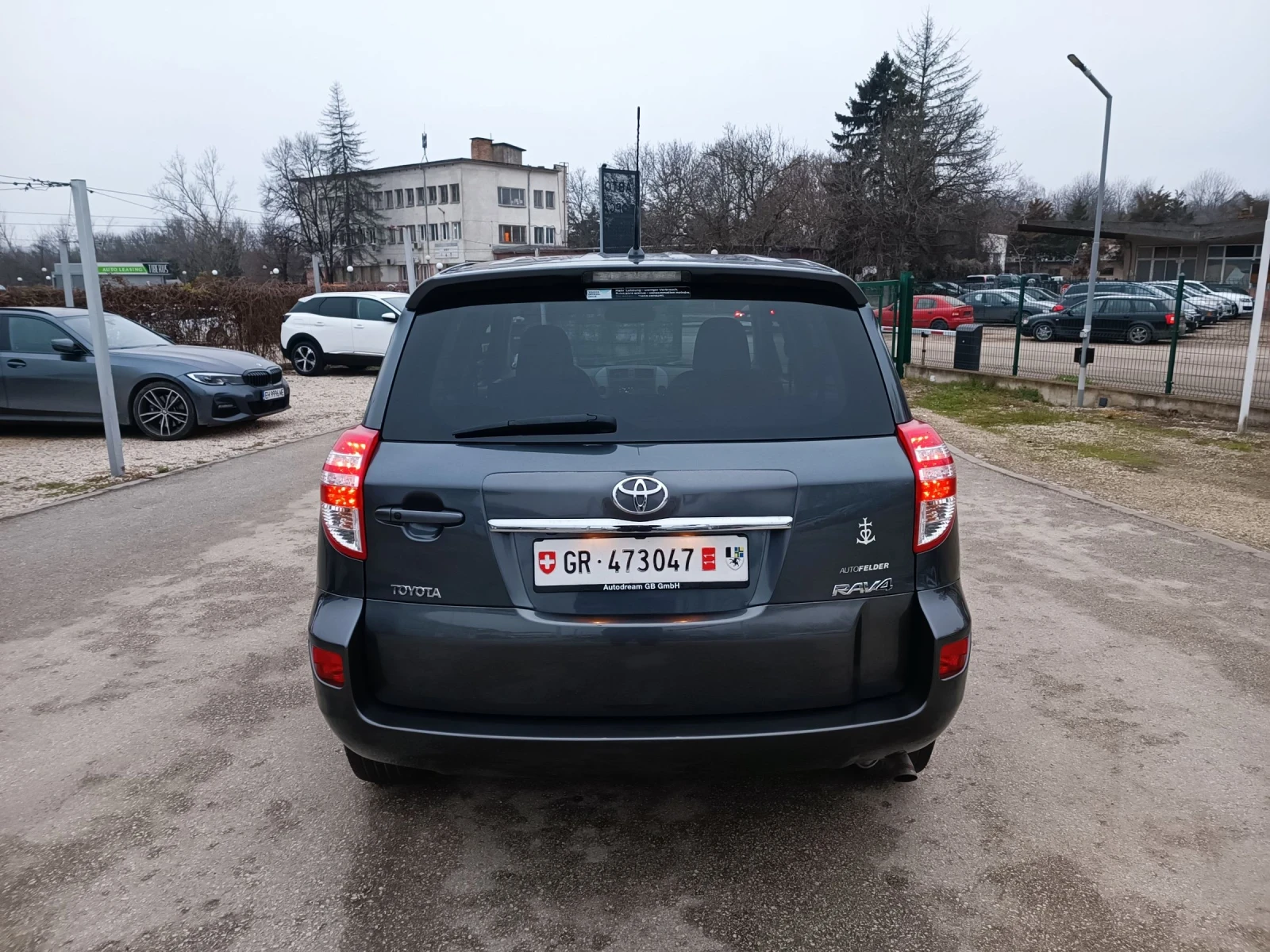 Toyota Rav4 2.0i-158кс-ШВЕЙЦАРИЯ-РЪЧКА-6ск-FACELIFT-KEYLESS - изображение 4