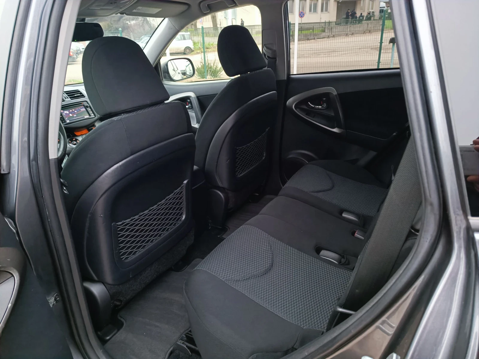 Toyota Rav4 2.0i-158кс-ШВЕЙЦАРИЯ-РЪЧКА-6ск-FACELIFT-KEYLESS - изображение 10